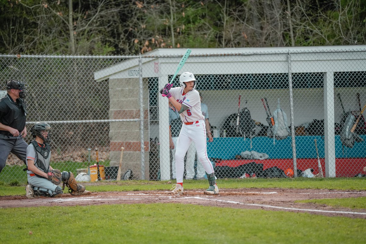 coachbiehler's tweet photo. One rough inning did in JV Baseball in a 10-5 loss at LaSalle. Alex Therrien doubled, singled and drove in 3 runs. Joey Shevy was on base three times and stole 3 bases. Zack Manning doubled and scored a run. Tim O’Brien had 1 RBI and 1 R. @Maphillbaseball @MH_Athletics https://t.co/twgyFDacpZ