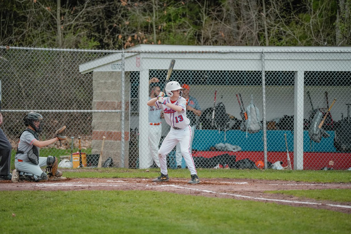 coachbiehler's tweet photo. One rough inning did in JV Baseball in a 10-5 loss at LaSalle. Alex Therrien doubled, singled and drove in 3 runs. Joey Shevy was on base three times and stole 3 bases. Zack Manning doubled and scored a run. Tim O’Brien had 1 RBI and 1 R. @Maphillbaseball @MH_Athletics https://t.co/twgyFDacpZ