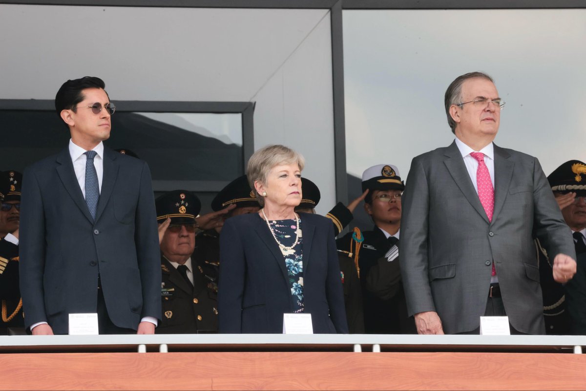r_velascoa's tweet photo. Acompañamos esta mañana a la presidenta @Claudiashein en la conmemoración del 106 Aniversario de la Columna de la Legalidad. En este marco, destacó que, más de un siglo después, los principios de la Doctrina Carranza siguen siendo la base de nuestra política exterior.

Desde el Heroico Colegio Militar, la presidenta recordó que la relación entre las naciones se construye a través del respeto; que ningún país tiene derecho a decidir sobre el destino de otro y, sobre todo, que México es una país libre, independiente y soberano.