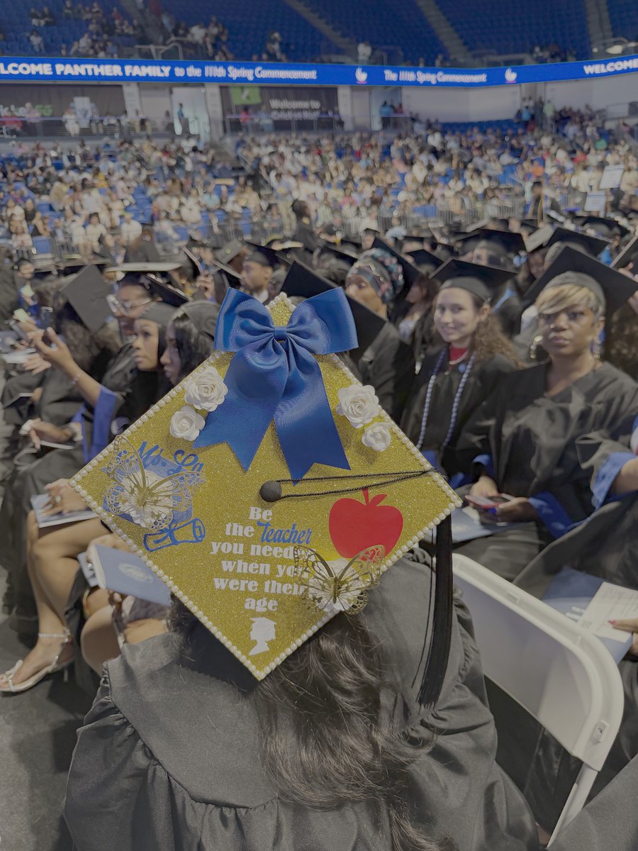 GSU_Perimeter's tweet photo. Hats off to our graduates! #PerimeterProud #GSU26 #TheStateWay 🎓🎉💙 https://t.co/OJ8GPs4StA