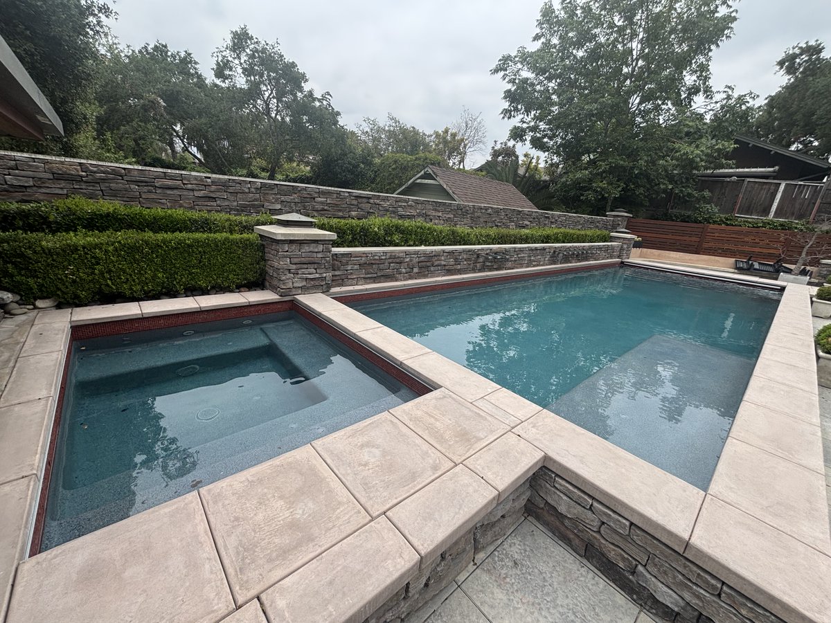 PepesPools's tweet photo. An automatic cover for BOTH your pool and spa? Why not? 🙌
Convenience meets luxury. Automatic covers help retain heat, improve safety, reduce maintenance, and keep your pool and spa cleaner year-round. Plus, they create a sleek finished appearance when closed. 🔥🏊‍♀️ https://t.co/C2WmJn9j3e