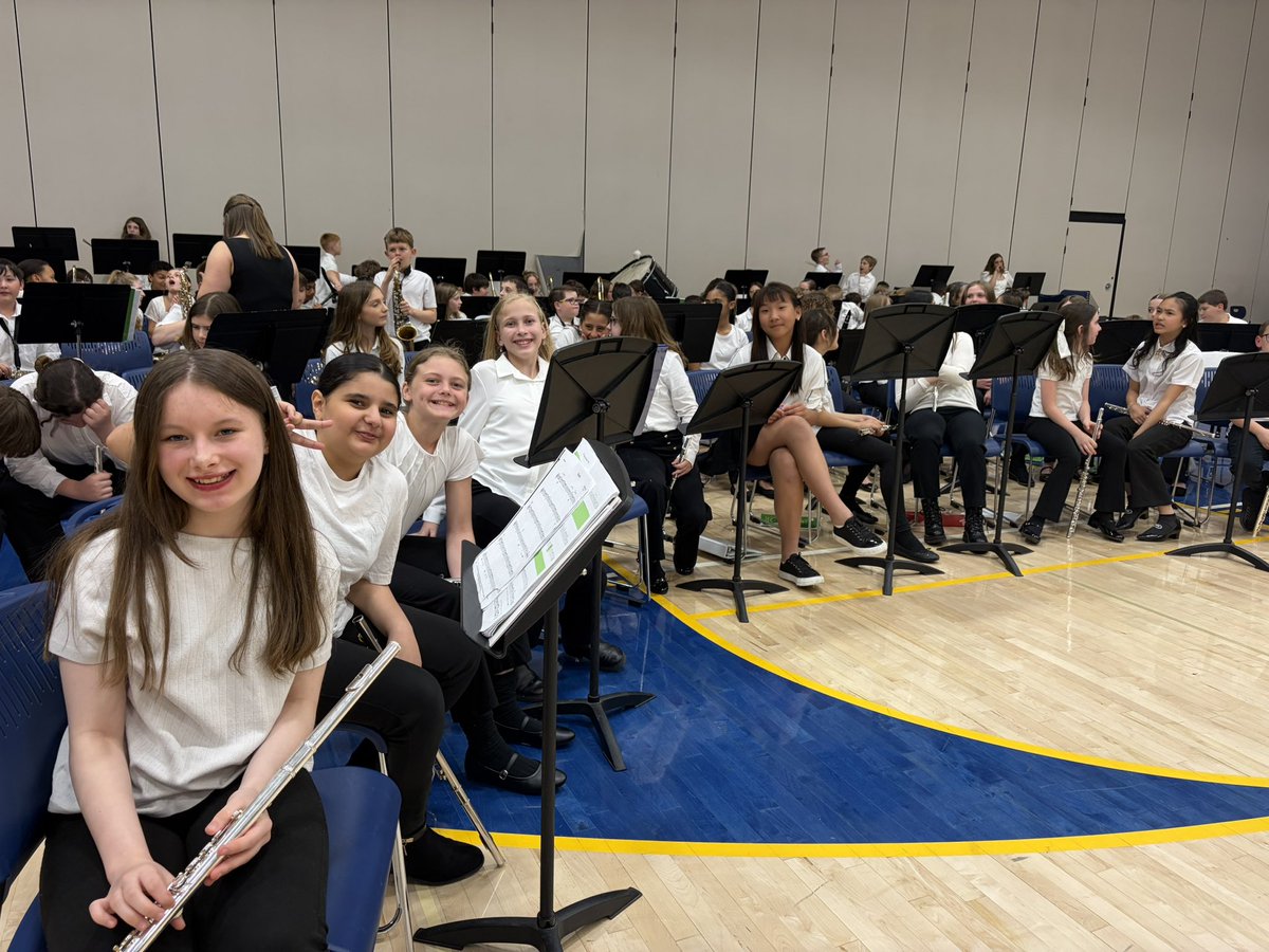North Ridgeville Bands tweet media