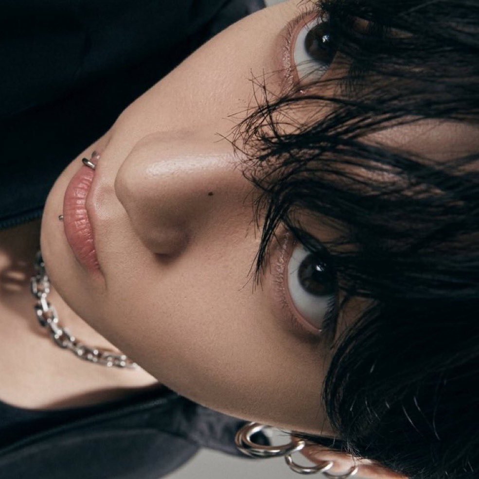 정국⁷ tweet media