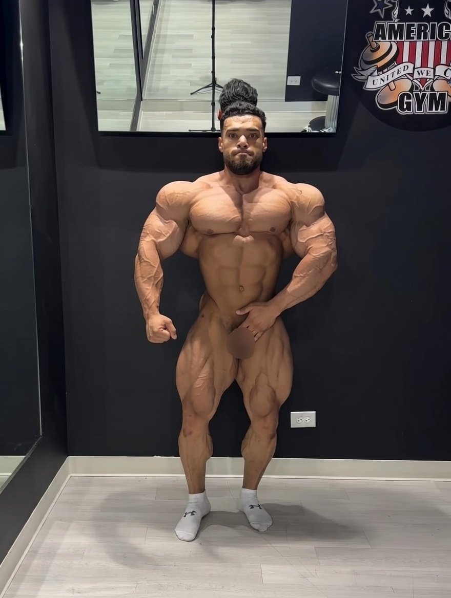 AndrophileStuff's tweet photo. Moh Fooda showing off his competition shape https://t.co/ZeV8OvUikk
