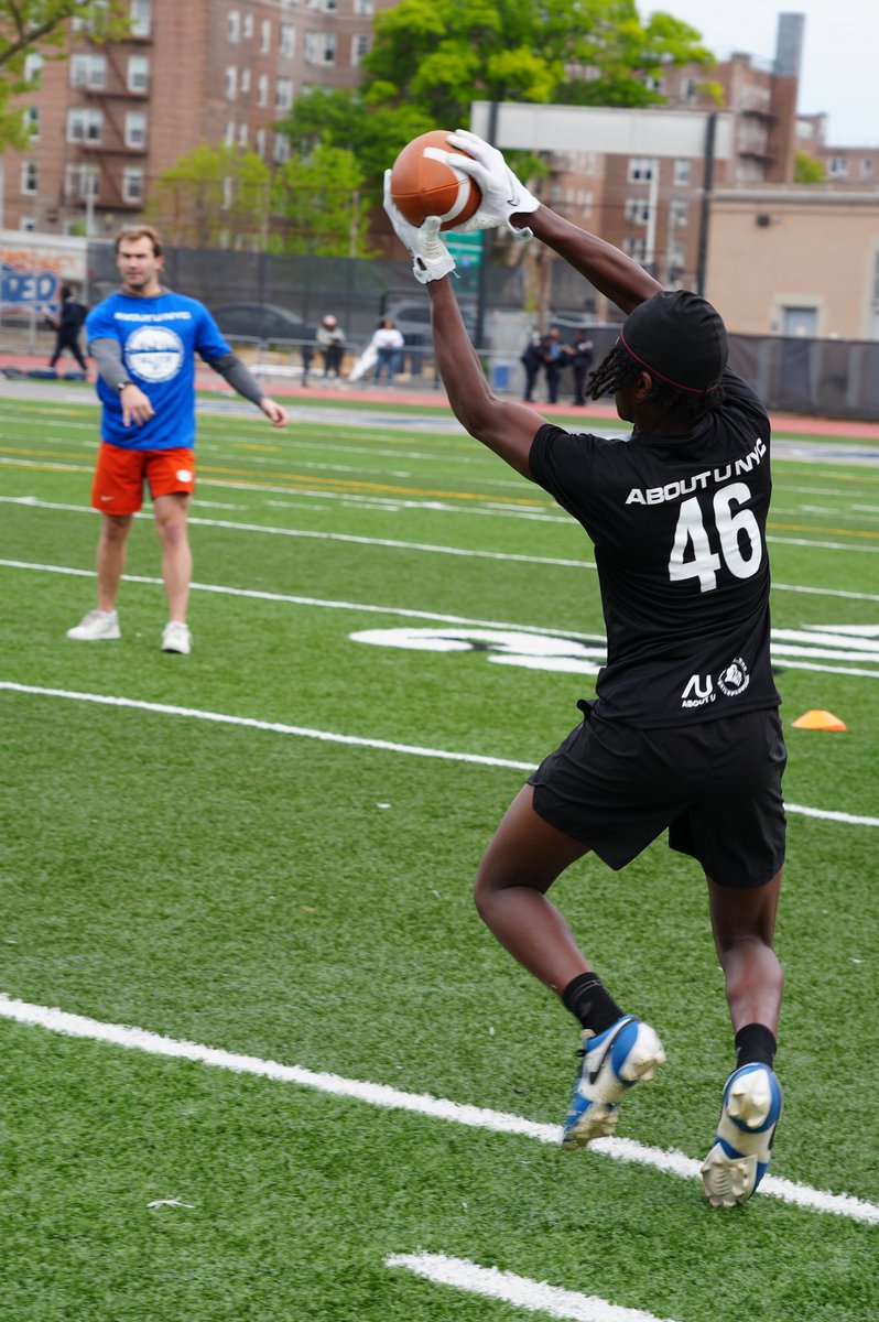 Elite V Showcase tweet media