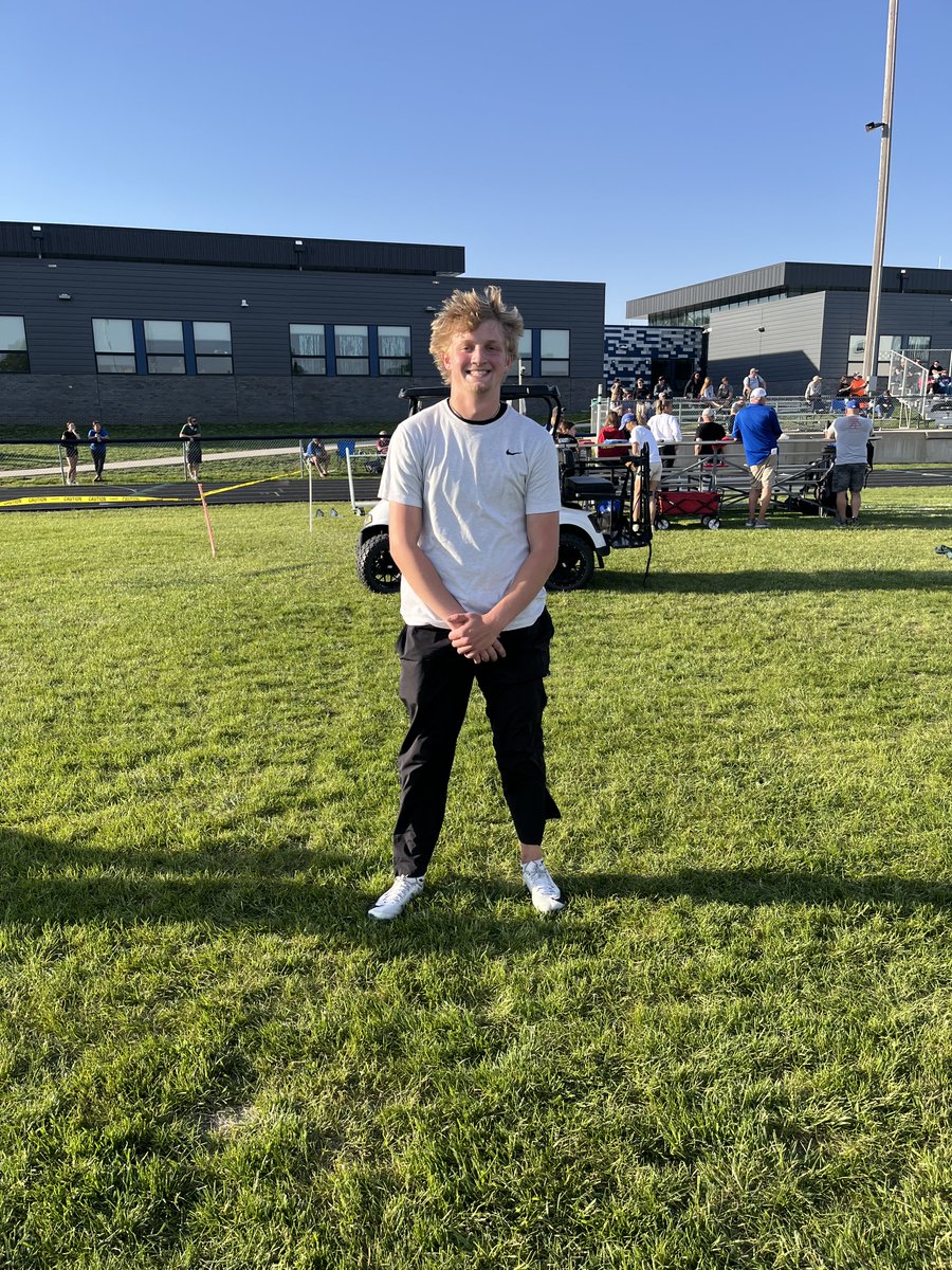 hinton_track's tweet photo. Julian Small took 2nd in the 110 high hurdles in Marcus today. Congratulations, Julian. https://t.co/rBJPGnZFun