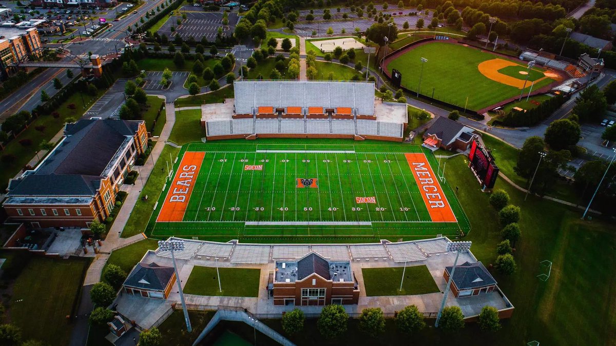 DuclonaRobi's tweet photo. #AGTG Mercer University Offered

@Coachcal_King @_Coach_Weave @CoachRoyston @CoachRodeBV @CoachVillegasBV @H2_Recruiting @VerotFB_Recruit https://t.co/P95nyjqRBc