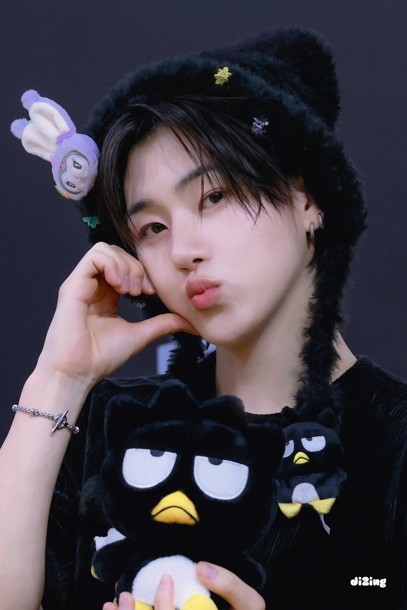 뒹 tweet media