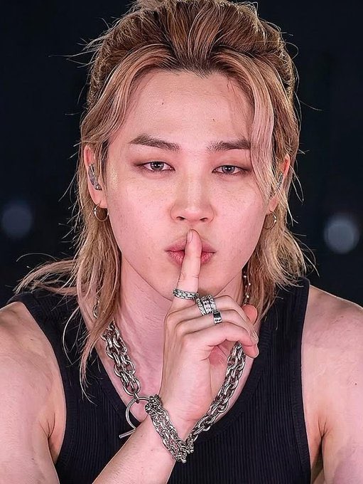 JIMIN 파크 BTS ⟭⟬ tweet media
