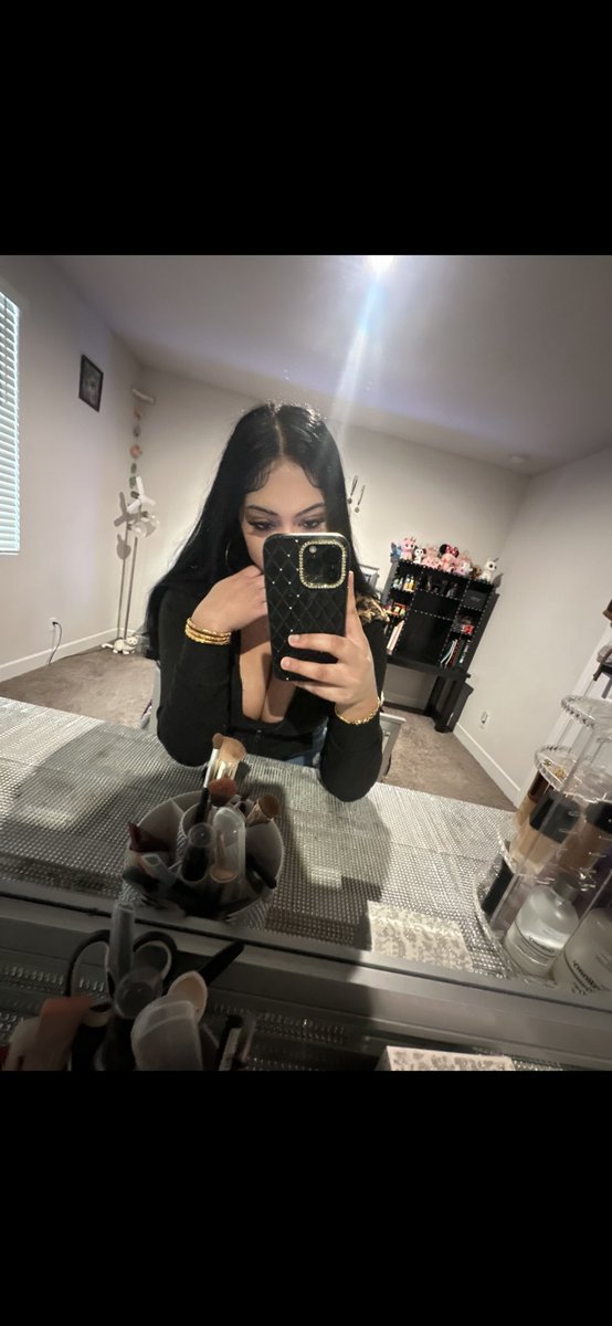 💋 tweet media