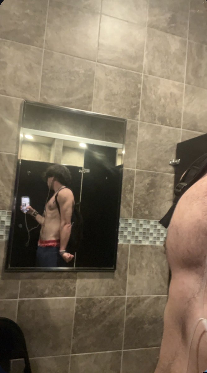 byehellono's tweet photo. my gym motivation? you paying me to lick my sweat  $swagecho #chudai #wataa #alphadom #straight #paypig #bi https://t.co/nVm3MneXzJ