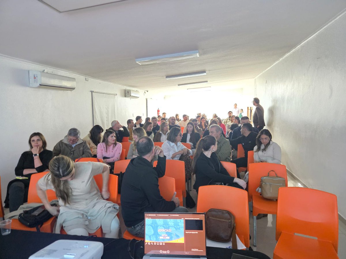 FAARDIT's tweet photo. Estos encuentros permiten promover el trabajo en red y continuar impulsando una formación médica de calidad con mirada federal.

🤝🏼 Gracias a la Asociación de Radiología y Diagnóstico por Imágenes San Luis y a Biobox por acompañar esta iniciativa. https://t.co/RXdYweVq2j