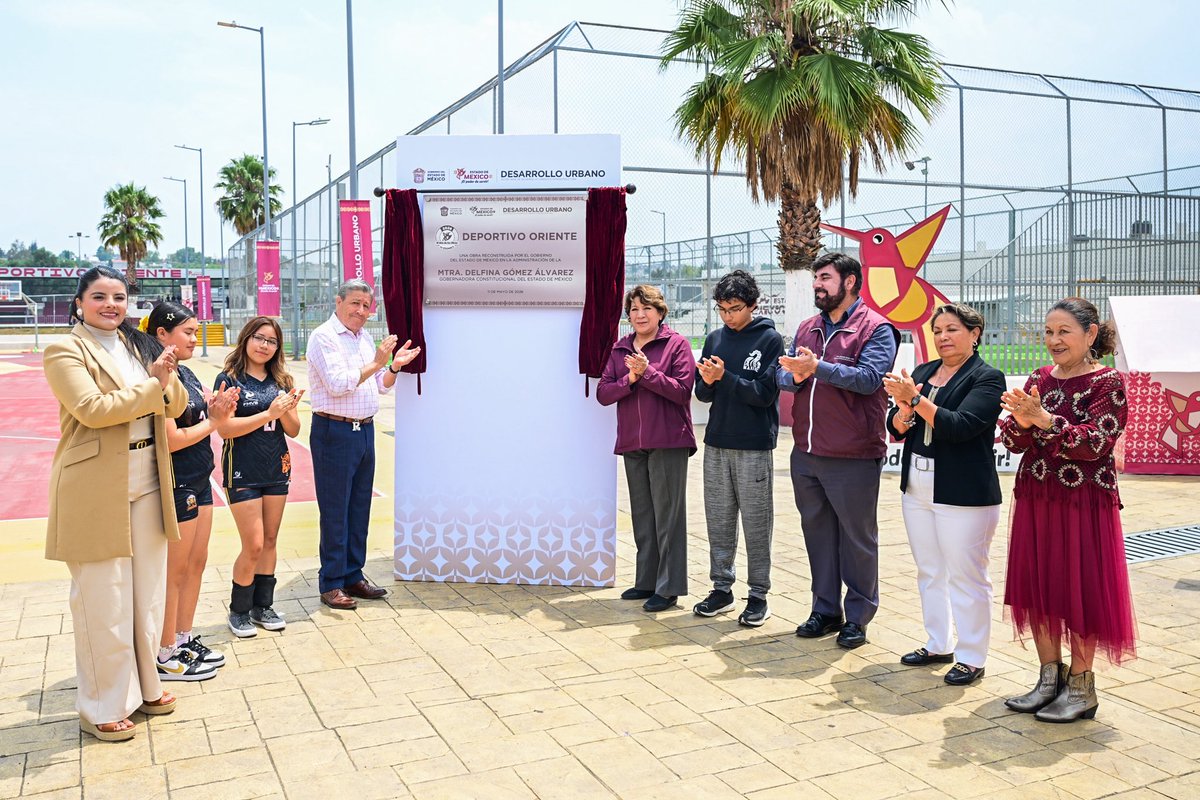 delfinagomeza's tweet photo. En #Tultepec, entregamos la reconstrucción del Deportivo Oriente, con mejores canchas de fútbol, alberca, gimnasio, fomentando el sano esparcimiento y la convivencia social entre las y los jóvenes mexiquenses.
Con espacios dignos y adecuados, la juventud mexiquense podrá practicar diferentes deportes y mantenerse alejada de actividades dañinas, por lo que como parte del 2026, #AñoDeLasObrasEdoMex, seguiremos reconstruyendo espacios deportivos para el bienestar de todas y todos.
#ElPoderDeServir