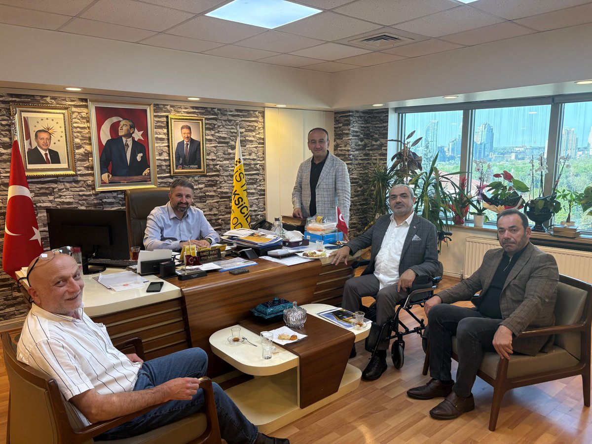 iteo34's tweet photo. Tokat Konfederasyonu (TOKKON) Genel Başkanı Ahmet Yılmaz ve beraberindeki heyet, Başkanımız İsmet Dalcı ve Yönetim Kurulu Üyelerimizi ziyaret ederek hayırlı olsun temennilerinde bulundular.

Sayın Genel Başkana ve beraberindeki heyete nazik ziyaretleri ve sektörümüze verdikleri destek için teşekkür ederiz.

@ismetDALCI @MehmetYiginer @tokkonfed @tsofresmi @istesob
