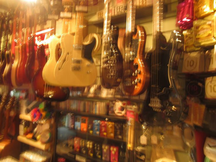 cat 🎸 tweet media