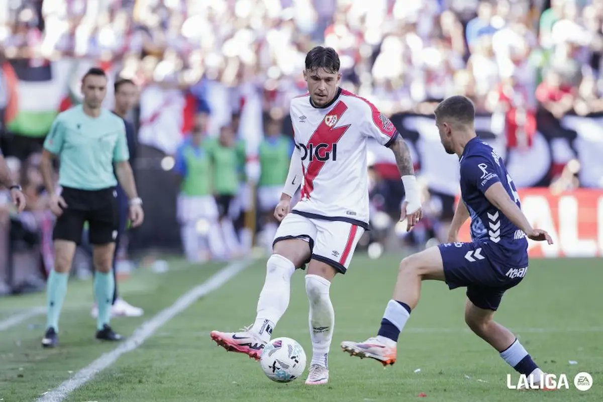 ojotacticoscout's tweet photo. A falta de 3 jornadas para el final de @LaLiga , creéis que tanto Pep Chavarria como Andrei Ratiu sino fueran jugadores del @RayoVallecano estarían mejor valorados?

Dejad vuestras opiniones en comentarios...⬇️💬

#rayo #futbol #laliga https://t.co/wSyvvV3zpm