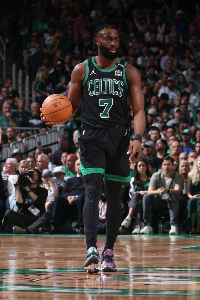 Jaylen “The Villian” Brown tweet media
