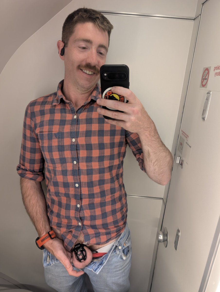 Plane selfie 🤳 🔒