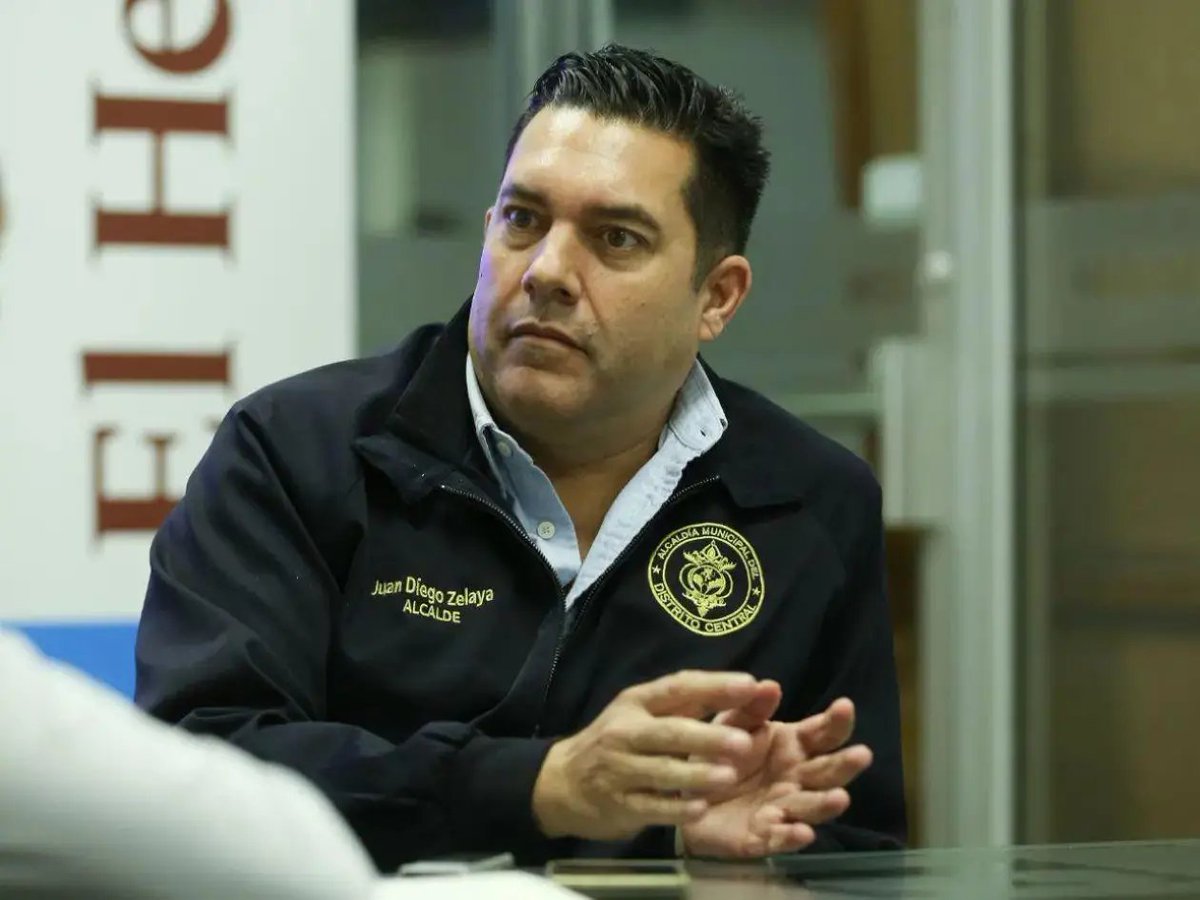 diarioelheraldo's tweet photo. "Lo que vamos a vivir este verano es serio": alcalde advierte sequía en la capital. https://t.co/9w7BeP1gNX https://t.co/Erbkd43DYc