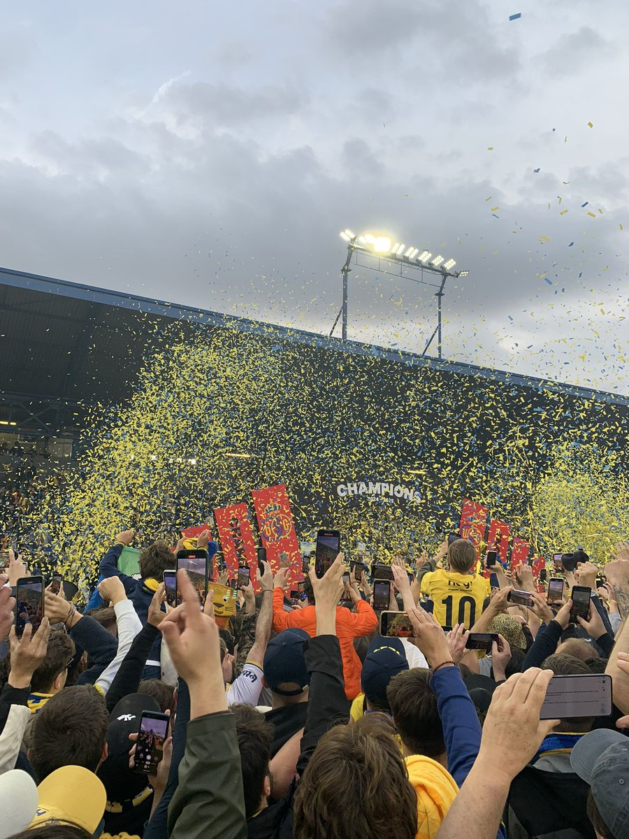 RUSG_FR's tweet photo. LA SEMAINE LA PLUS IMPORTANTE de notre saison a officiellement démarré. C'est maintenant que tout se joue...

🏆 Ce jeudi à 15h: La Finale de la Coupe face à Anderlecht 

⚔️ Ce dimanche à 18h30 : Le choc décisif à Bruges

Rendez-vous avec l'Histoire. Préparez vos cœurs ! 💛💙 https://t.co/AzFBZ1WIwZ