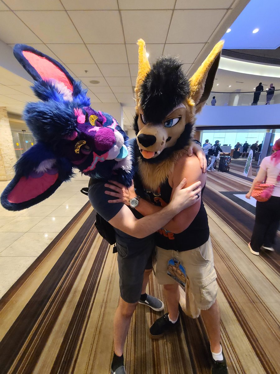 AzulBlackJaguar's tweet photo. @VexedLupine and @grumpymackaroo being the best roos at #FWA2026 🦘 https://t.co/HfFnVXen1u