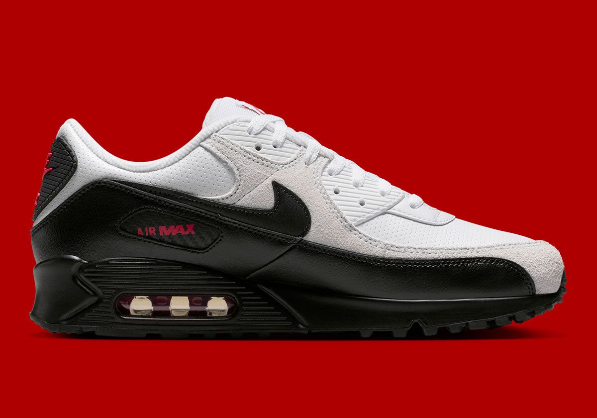 SneakerNews's tweet photo. Nike Air Max 90 Racing "Black/White" 🏁 
🗓️ Summer 2026
💰️ $135

Our full breakdown >> https://t.co/P3KZVktVlq https://t.co/GWU2UlM9RF