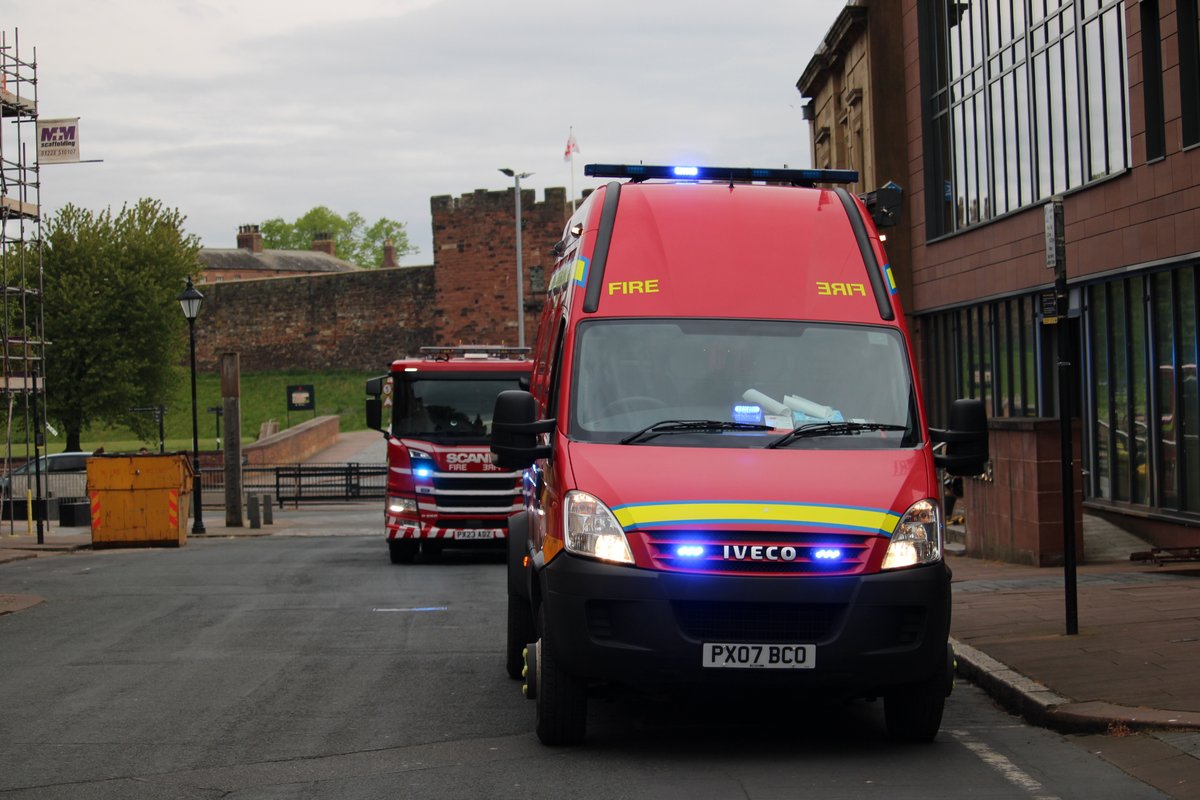 cumbria999's tweet photo. Some Snaps from an AFA Job the other morning in Carlisle City Centre. 
@CarlisleEast C20P1 &amp; C20R7 
@FireCarlisle  C21P1 https://t.co/eiDzYp2cZo
