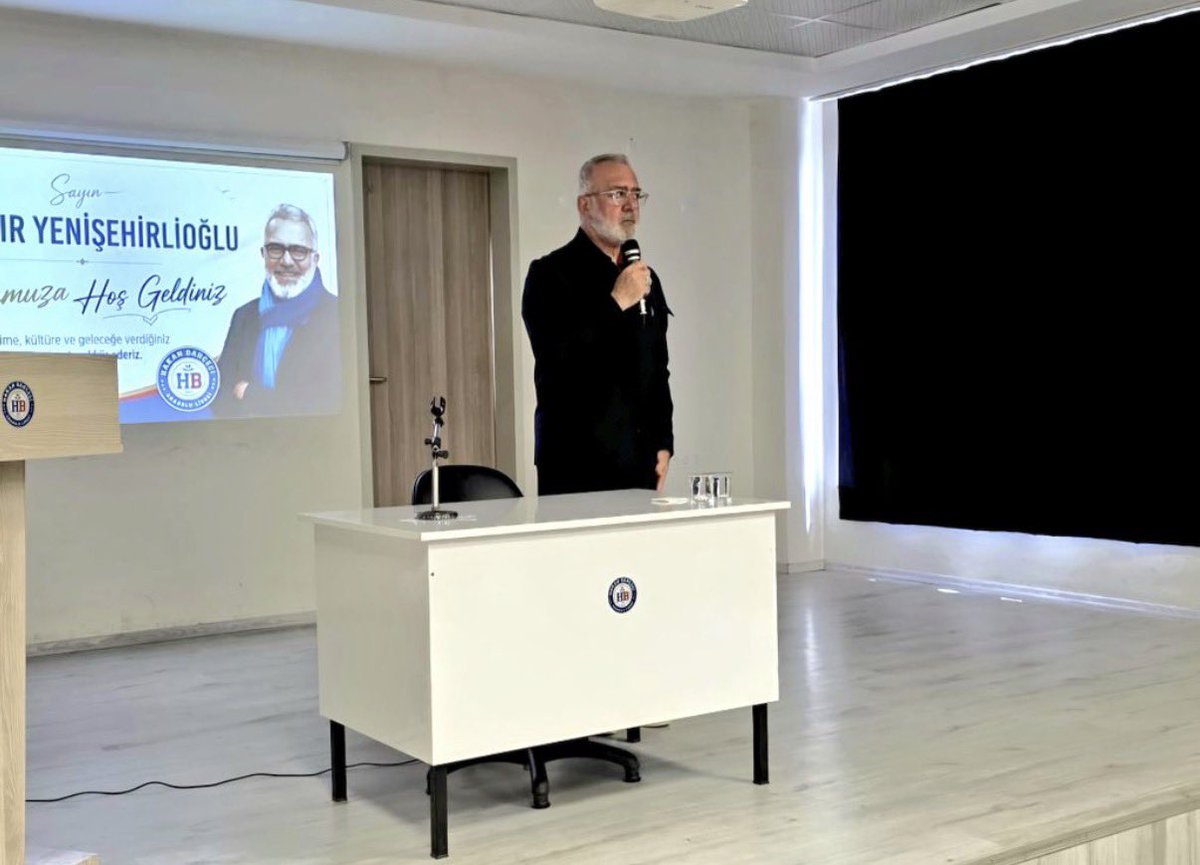 HBanadolulisesi's tweet photo. Bugün okulumuzda öğrencilerimizle buluşan Manisa mv. Sayın @Yenisehirlioglu ‘na ve ziyaretleri ile bizleri onurlandıran @Kepoluasuna ‘a teşekkür ederiz. 
@CermikMEM @sehmuskmo @CevatBaran9 https://t.co/RRVhBq9UpL