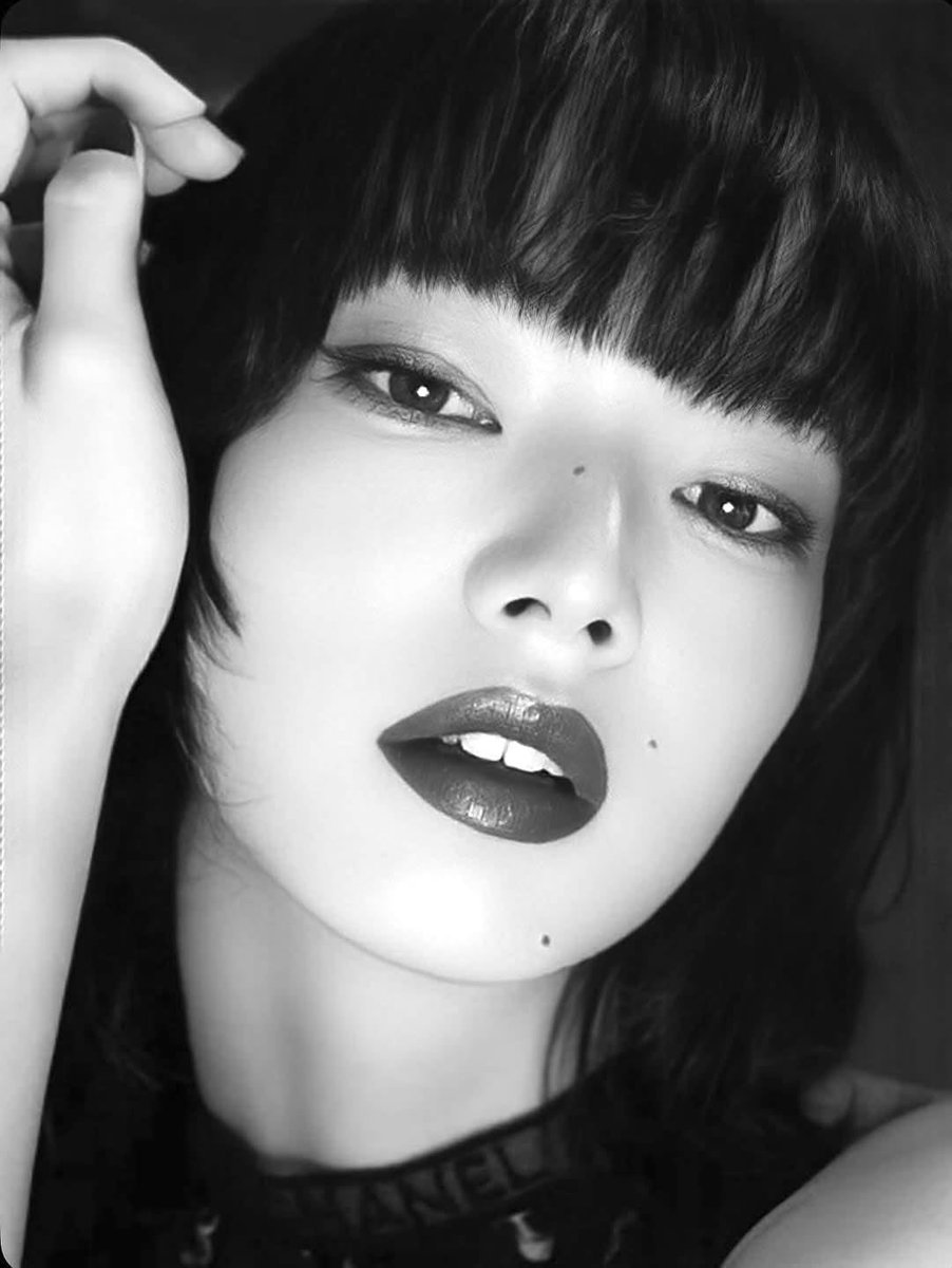 Beautiful faces tweet media