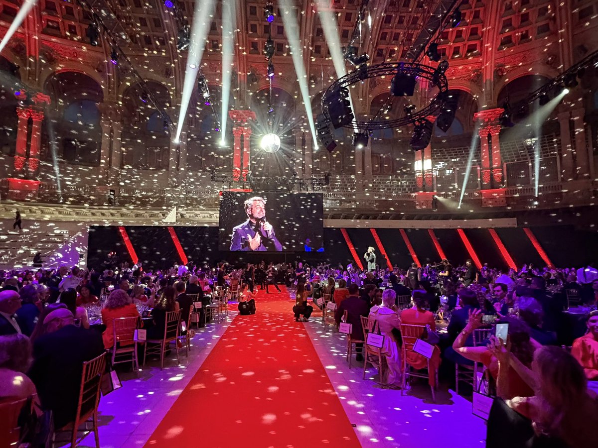 joseprull's tweet photo. La recerca salva vides. Iniciatives com la gala solidària #PeopleInRed, que enguany arriba a la 16a edició, són essencials impulsar la investigació de les malalties infeccioses.
Moltes gràcies a la Fundació Lluita contra les Infeccions, amb el Dr Bonaventura Clotet al capdavant. https://t.co/T2AiKhRqZV