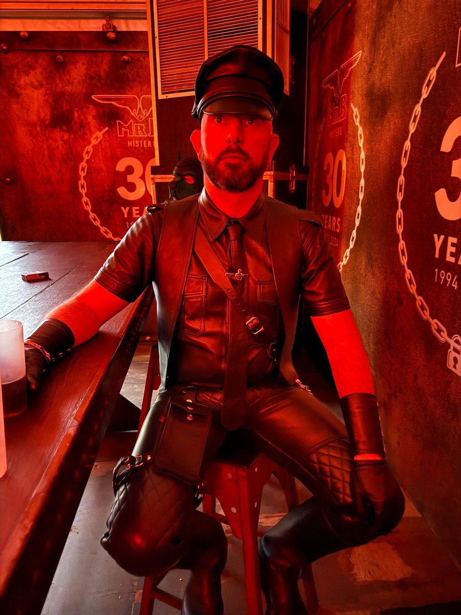 LeatherMaster45's tweet photo. Start worshipping dag. Surrender yourself  and start serving today!  #findom #leathermaster #cashfag #retweetandlike https://t.co/74LnmNs6bs