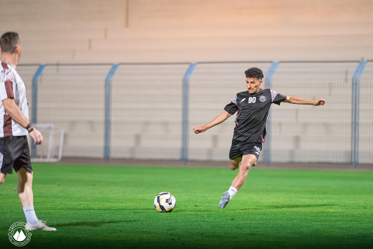 aljabalainFC_EN's tweet photo. Continuous work β½οΈπ
#AlJabalain | #KnightOfTheN https://t.co/vFCen1n32P