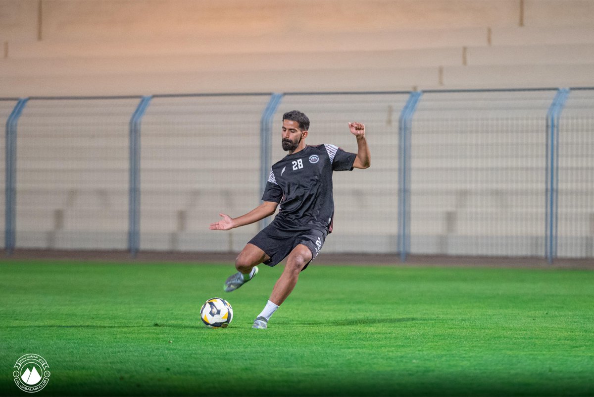 aljabalainFC_EN's tweet photo. Continuous work β½οΈπ
#AlJabalain | #KnightOfTheN https://t.co/vFCen1n32P