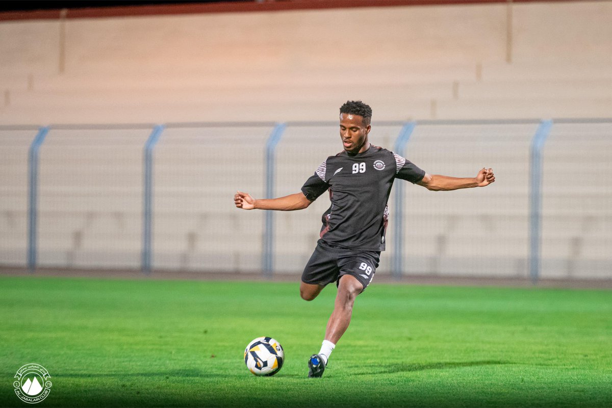 aljabalainFC_EN's tweet photo. Continuous work β½οΈπ
#AlJabalain | #KnightOfTheN https://t.co/vFCen1n32P