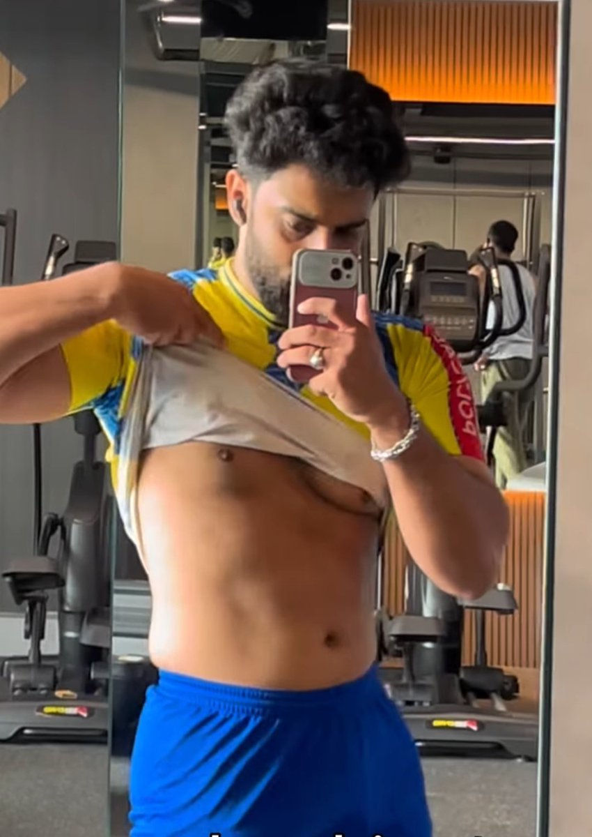HariKrishn78921's tweet photo. Picture of the day ���� Enthoru body anith..  🤤 https://t.co/7Za8cKHVRc