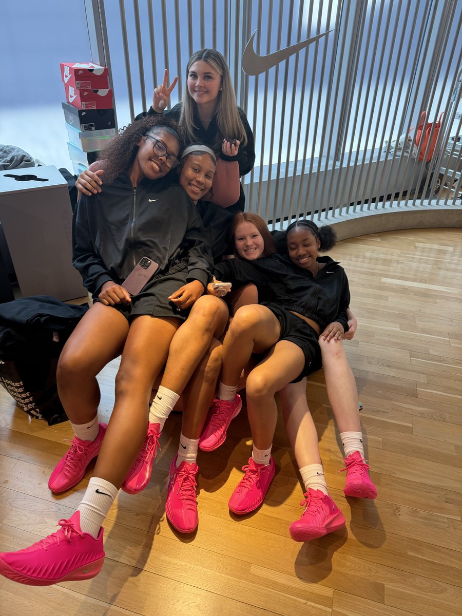charlise_starns's tweet photo. Nike HQ @Exodushoops https://t.co/cFVpCwkcWA
