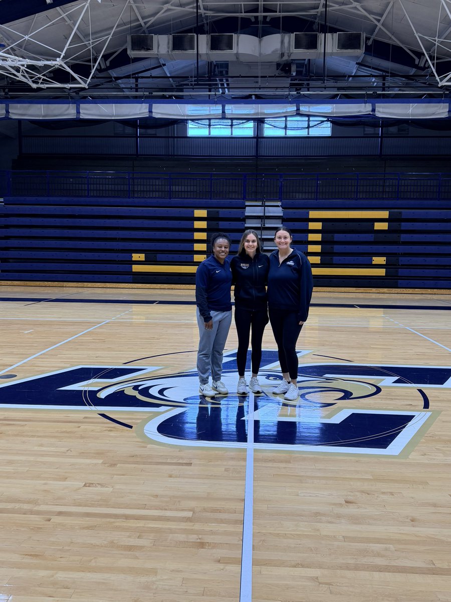 Madysonbrownawe's tweet photo. Beyond blessed and excited to announce that I’ve officially received an offer from Juniata College! Thank you to coach @marissamolnar10 and @KennedyLew3 More work to come! 🏀🦅 #LetsGoEagles #Blessed https://t.co/bXR0vLSa2q