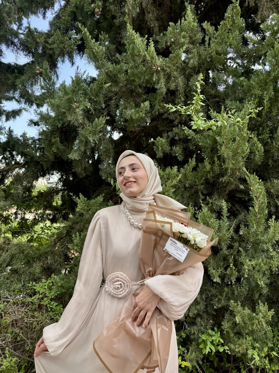 Zeynep_3203's tweet photo. 🤍✨
#graduation https://t.co/ZwPeGGesgh