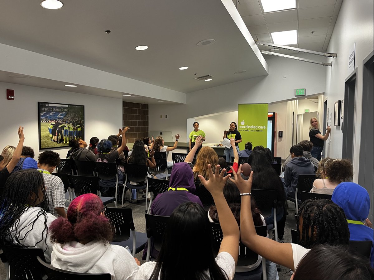 CoordinatedCare's tweet photo. It’s powerful to hear directly from teens about what connection &amp; belonging mean for them. Together, we can create a healthier community. @ProFootballHOF, @BigWalt71, @WMoon1, @Seahawks, Marcus Trufant, @Garry_Gilliam, @UNC basketball star @imanleslie 
#StrongYouthWA https://t.co/LVplEPiAVF