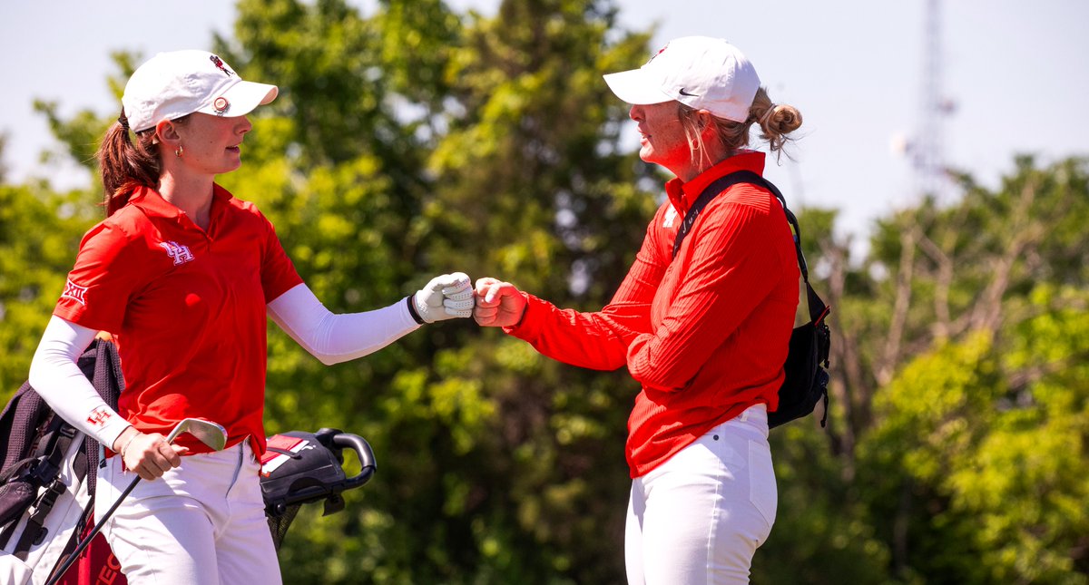 UHCougarWGolf's tweet photo. .@UHouston sets school record for low team score in NCAA Regional First Round

UH tied for team lead at 6-under
3 Coogs shoot under par, 4 at par or lower

Second Round – Tuesday 

🔗 – https://t.co/hLIBuiAFwv
📊 – https://t.co/HNX8BqndKs
💻 – https://t.co/8unpTbTKYQ

#GoCoogs 🐾 https://t.co/5XxwSzGmT5
