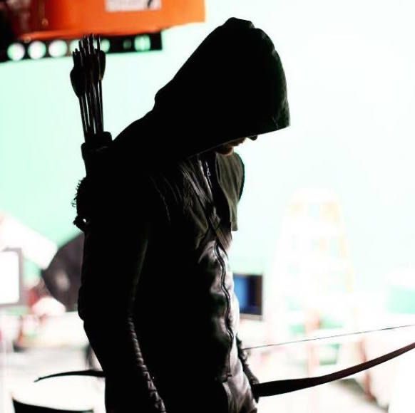 4rrowQueen's tweet photo. - Arquero, Vigilante y héroe de la liga de la justicia
- 🇺🇸, 38 años.
- Heterosexual.
- Selectivo, 
- Spanish rol

¿Te gustaría conocer al arquero?
#fake #sexrol #freerol https://t.co/W3ClQajBln