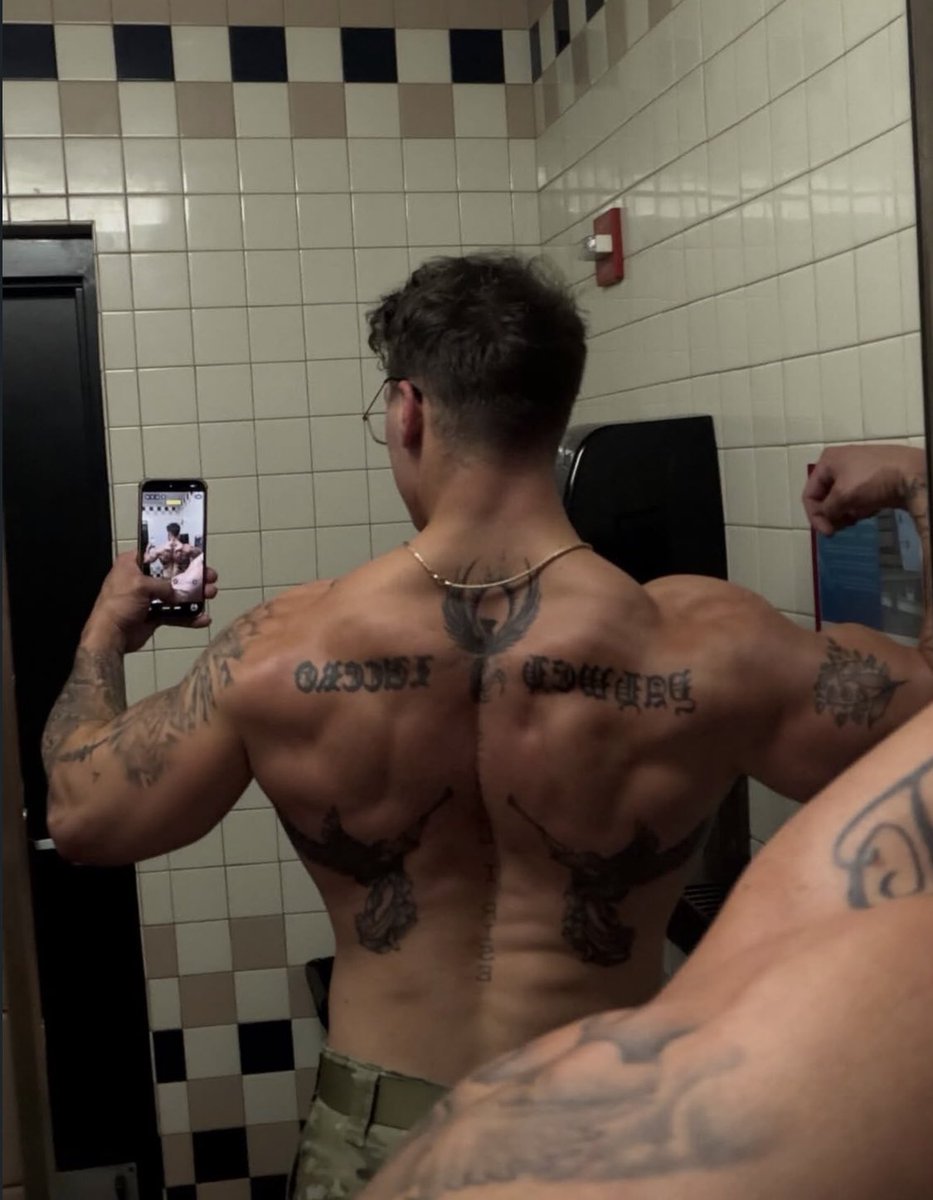 NickConnore7's tweet photo. This is what progress looks like 🏋️ https://t.co/zju82EpmoS
