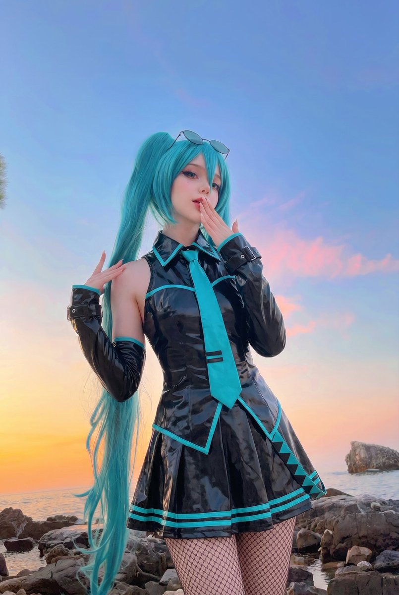 I’ll be stuck in your head all night 🎧

Hatsune Miku 💙 https://t.co/rzop8GaPxm