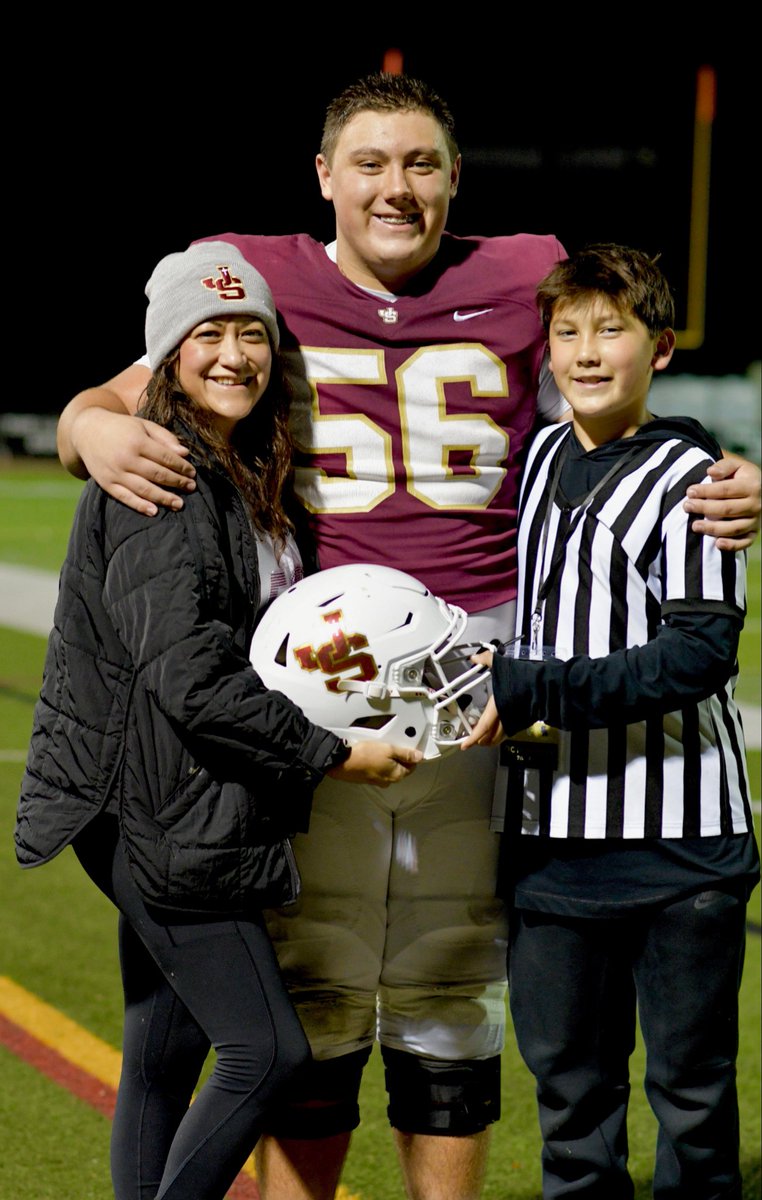 CashLewallen's tweet photo. I know I am a day late, but Happy Mother’s Day to the best Mom I could have ever asked for.  Thank you for all that you do for me, my brother, my dad and my teammates.  Your service and sacrifices do not go unnoticed.  I love you Mom!!! https://t.co/W1xdkGSgDu