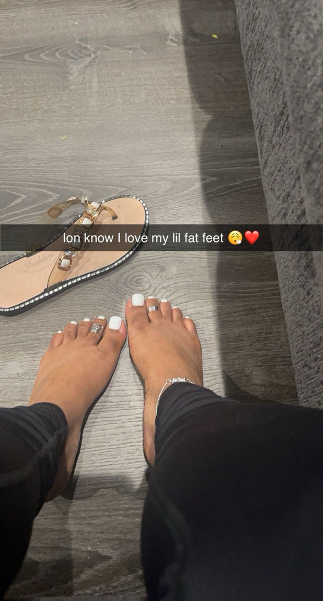 DaGemini524's tweet photo. Love my lil feet 😏💖 https://t.co/xvSNECJl8o
