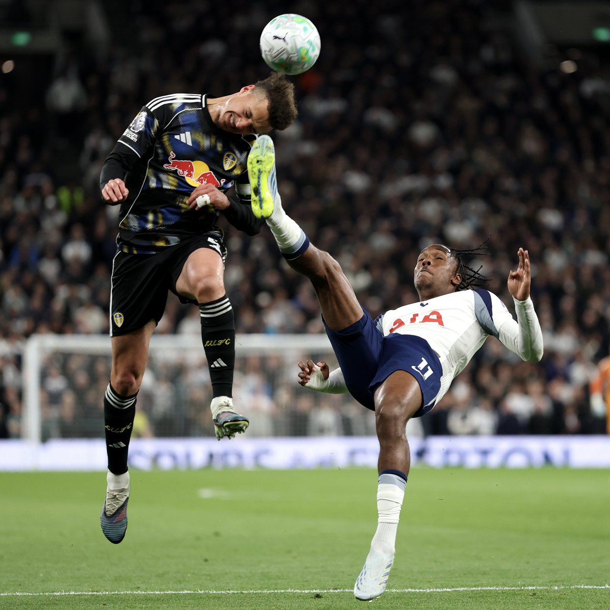 Leeds United tweet media