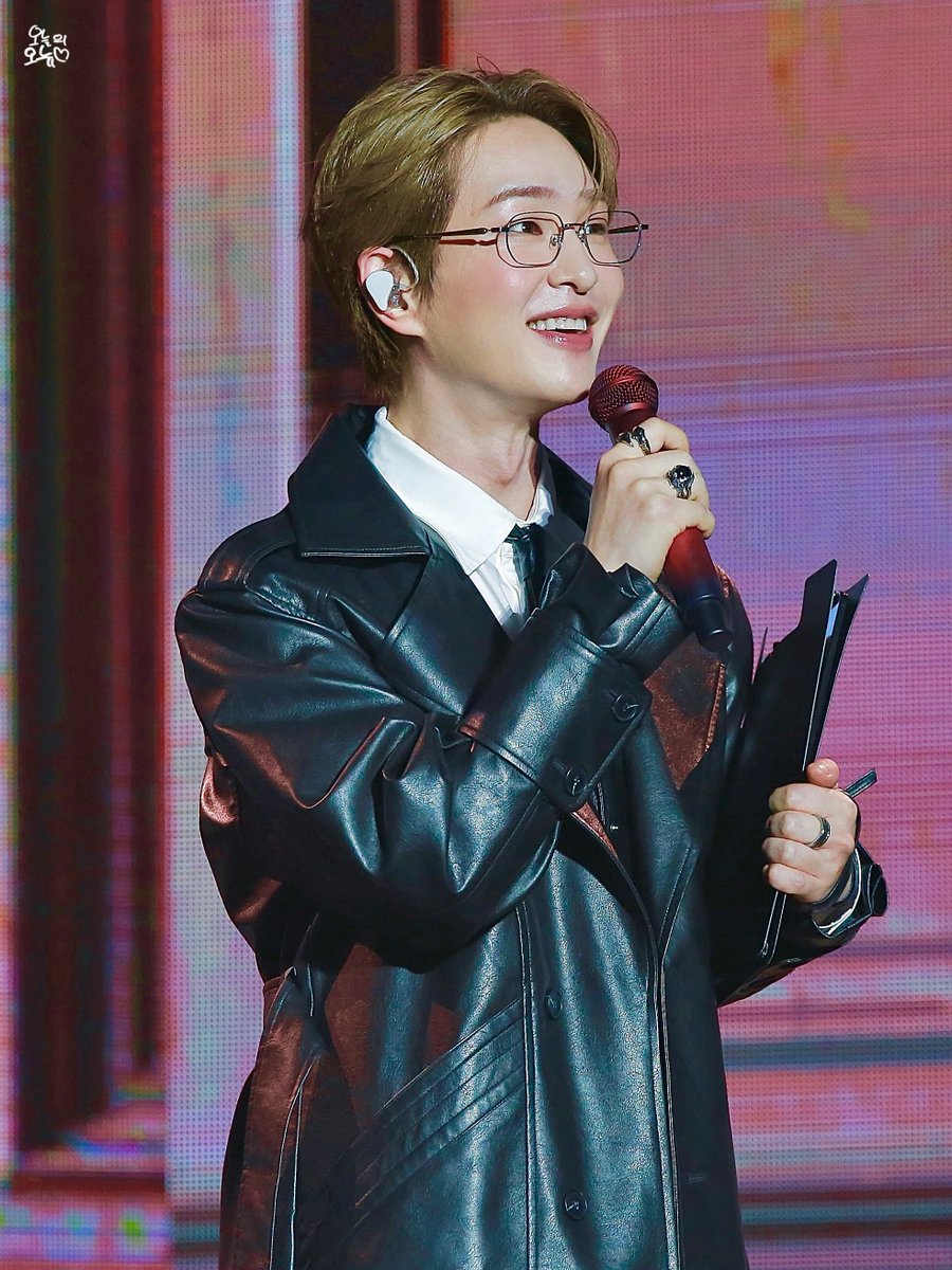 온유 #ONEW #オニュ@SHINee @ONEW_GRIFFIN