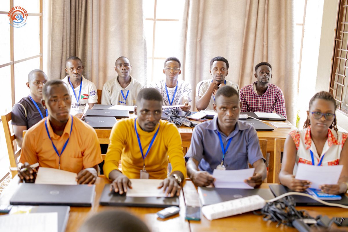 MunyundoF's tweet photo. 18 jeunes poursuivent leur formation dans le cadre du projet #TechSkillsForSuccess de MunyundoFoundation
Ils ont déjà réussi leur test pratique word après 7séances.Chaque compétence acquise représente une nouvelle opportunité pour leur avenir.
#CompétencesDigitales#RetourSurAvril https://t.co/KY92DQR6vh