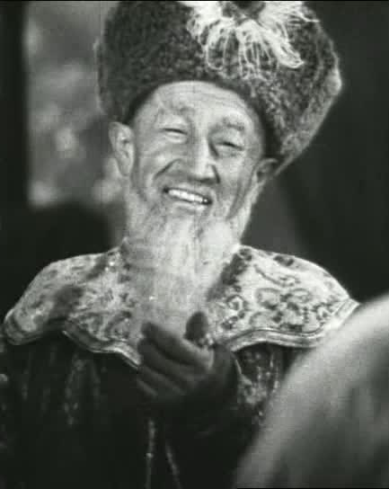 sovietcine's tweet photo. Sagdi Tabibullaev, Soviet actor, People's Artist of the Uzbek SSR (1948), was born on this day in 1906.

He was best known for his roles in the films The Crash of the Emirate (1955) and The Old Master’s Testament (1972).