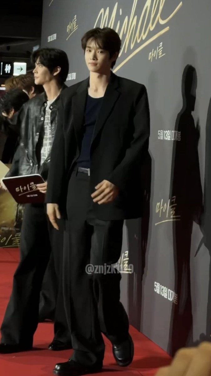 pannchoa's tweet photo. RIIZE Sungchan's manly full body physique
https://t.co/NTxdfsNVE6 https://t.co/Jy3guB40yo